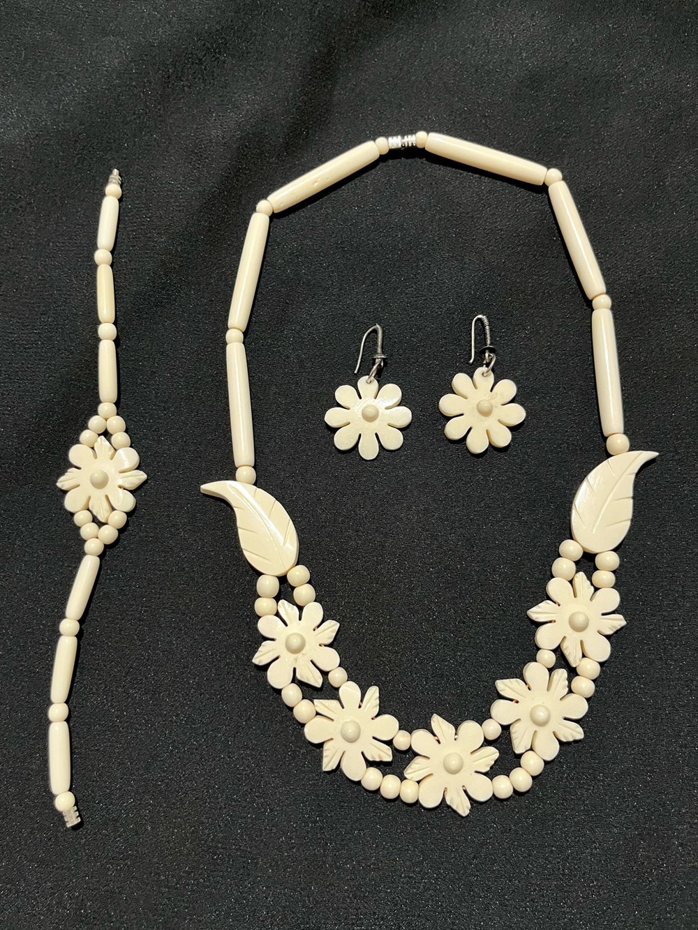 Vintage Style Ivory Tone Floral Necklace Bracelet Earrings Set